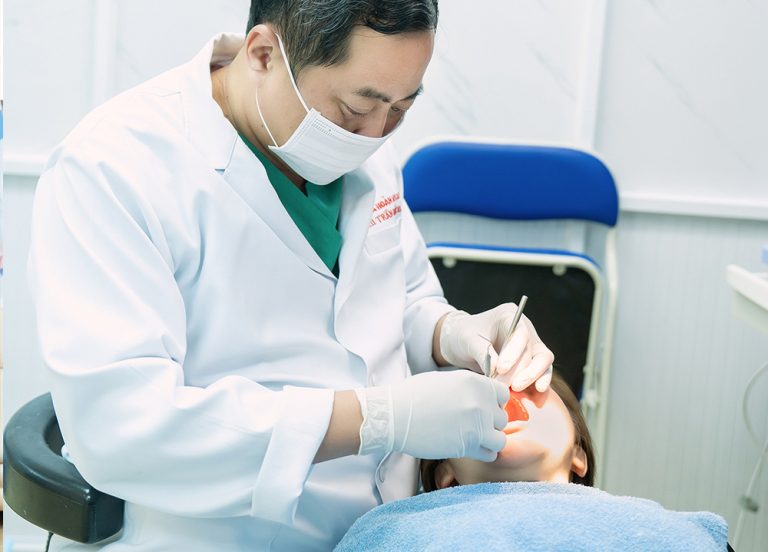BS CKII Trần Quốc Khởi điều trị trực tiếp